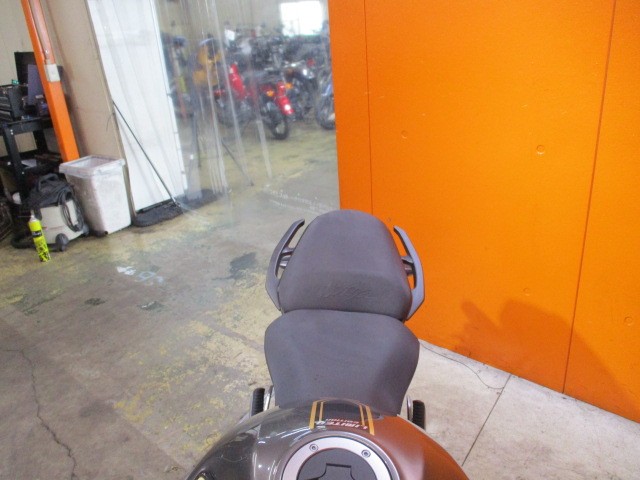 シートもこの通り破れもなければへたりもありません！このモデルは専用フレームですから安定感が違う！！